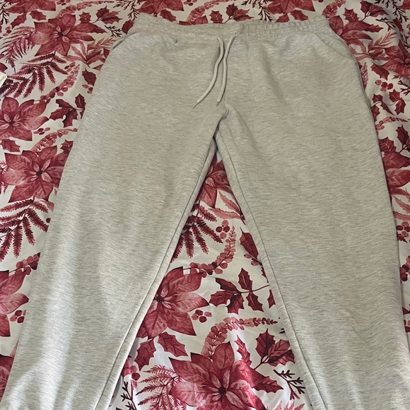 Athletic Works Light Gray Sweatpants - Picture 1 of 4